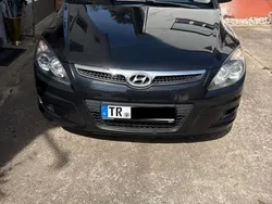 Schwarz Gebraucht 2010 Hyundai i30 Comfort Limousine | 3.333 € (Fairer Preis)