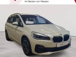 Alpinweiß Gebraucht 2021 BMW 216 Gran Tourer Sport Line Van / Kleinbus | 18.689 € (Fairer Preis)