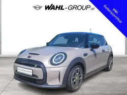 Midnight black metallic (schwarz) Gebraucht 2021 Mini Cooper S Classic Kleinwagen | 24.790 € (Guter Preis)