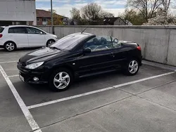 Schwarz Gebraucht 2005 Peugeot 206 CC Platinum Cabrio | 3.900 € (Teuer)