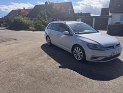 Weiß Gebraucht 2017 VW Golf VII Highline Kombi | 14.999 € (Fairer Preis)