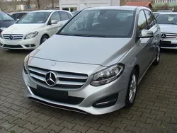 Silber Gebraucht 2015 Mercedes B180 Style Van / Kleinbus | 11.990 € (Guter Preis)