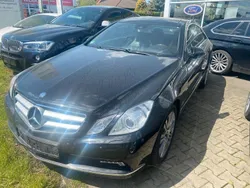Obsidianschwarz metalliclack Gebraucht 2009 Mercedes E250 Coupé | 6.900 € (Fairer Preis)