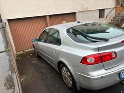 Grau Gebraucht 2007 Renault Laguna III Limousine | 1.800 € (Fairer Preis)