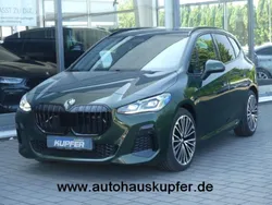Grün Gebraucht 2023 BMW 218 Active Tourer M Sport Van / Kleinbus | 30.900 € (Etwas zu teuer)