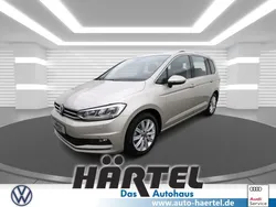 Ivory silver (beige), metallic Gebraucht 2023 VW Touran Highline Van / Kleinbus | 33.200 € (Fairer Preis)