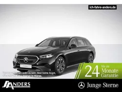Obsidianschwarz Gebraucht 2023 Mercedes E220 Avantgarde Limousine | 44.684 € (Superpreis)