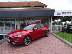 Desire rot (metallic) Gebraucht 2024 Seat Leon FR Limousine | 30.590 € (Etwas zu teuer)