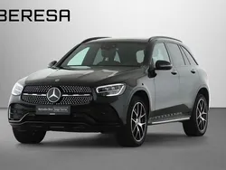 Schwarzlack obsidianschwarz Gebraucht 2022 Mercedes GLC300e AMG SUV | 49.980 €