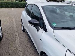 Weiß Gebraucht 2016 Renault Clio IV LIMITED Limousine | 7.000 € (Fairer Preis)