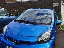 Blau Gebraucht 2011 Toyota Aygo Kleinwagen | 2.650 € (Fairer Preis)
