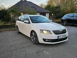 Weiß Gebraucht 2015 Skoda Octavia Kombi | 7.800 € (Teuer)