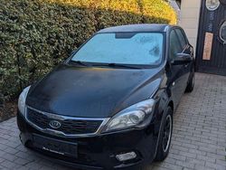 Schwarz Gebraucht 2010 Kia Ceed Spirit Limousine | 2.100 € (Fairer Preis)