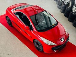 Rot Gebraucht 2007 Peugeot 207 CC Filou Cabrio | 2.950 € (Teuer)