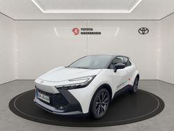 Platinum weiß perleffekt / dach schwarz Gebraucht 2023 Toyota C-HR Team SUV | 28.880 € (Fairer Preis)