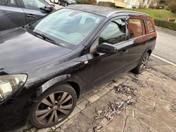 Schwarz Gebraucht 2005 Opel Astra Kombi | 1.400 € (Guter Preis)