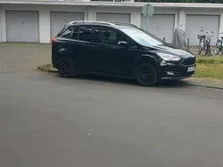 Schwarz Gebraucht 2019 Ford Grand C-Max Van / Kleinbus | 14.000 € (Etwas zu teuer)