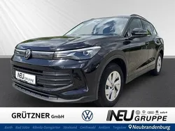 Schwarz Gebraucht 2024 VW Tiguan Basis SUV | 33.780 € (Fairer Preis)