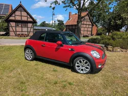 Rot Gebraucht 2010 Mini Cooper Cabriolet Cabrio | 7.799 € (Etwas zu teuer)
