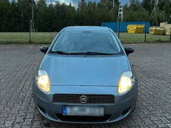 Grau Gebraucht 2006 Fiat Grande Punto Kleinwagen | 1.800 € (Fairer Preis)