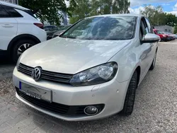 Silber Gebraucht 2011 VW Golf VI Team Limousine | 5.990 € (Fairer Preis)