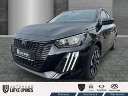 Schwarz (met. perla nera schwarz) Neu 2025 Peugeot e-208 Style Kleinwagen | 29.390 € (Superpreis)