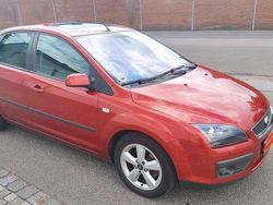 Rot Gebraucht 2007 Ford Focus Limousine | 3.350 € (Fairer Preis)