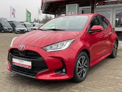 Rot Gebraucht 2024 Toyota Yaris Team Limousine | 22.450 € (Fairer Preis)