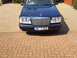 Blau Gebraucht 1994 Mercedes E320 Kombi | 29.950 €