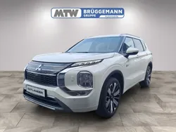 Weiss Neu 2025 Mitsubishi Outlander P-HEV Top SUV | 55.980 €
