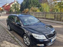 Schwarz Gebraucht 2012 Skoda Octavia Ambition Kombi | 4.300 € (Guter Preis)