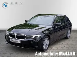 Schwarz Gebraucht 2024 BMW 320 Comfort Edition Kombi | 40.790 € (Fairer Preis)