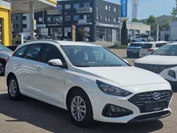 Weiß Gebraucht 2023 Hyundai i30 Comfort Kombi | 17.500 € (Guter Preis)