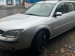 Silber Gebraucht 2002 Ford Mondeo Ghia Kombi | 1.200 € (Guter Preis)