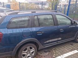 Blau Gebraucht 2018 Dacia Logan MCV Stepway Kombi | 5.900 €