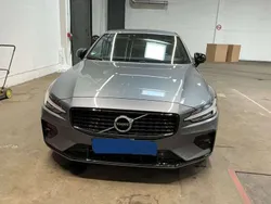 Grau Gebraucht 2021 Volvo S60 R-Design Limousine | 29.000 € (Guter Preis)