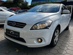 Weiß Gebraucht 2010 Kia ProCeed Vision Kleinwagen | 4.195 € (Fairer Preis)