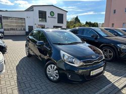 Schwarz Gebraucht 2012 Kia Rio Spirit Limousine | 2.999 € (Teuer)