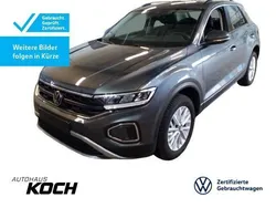 Indiumgrau metallic Gebraucht 2024 VW T-Roc Life SUV | 27.430 € (Fairer Preis)