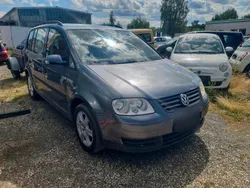 Grau Gebraucht 2003 VW Touran Van / Kleinbus | 2.990 € (Etwas zu teuer)