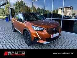 Orange Gebraucht 2022 Peugeot e-2008 GT SUV | 22.480 € (Teuer)