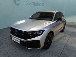 Silber Gebraucht 2024 VW Touareg Style SUV | 77.880 € (Fairer Preis)