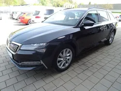 Schwarz Gebraucht 2020 Skoda Superb Ambition Kombi | 21.990 €