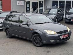 Grau Gebraucht 2003 Ford Focus Ambiente Kombi | 690 € (Superpreis)