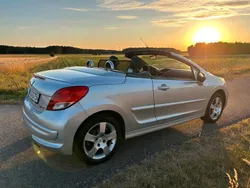 Silber Gebraucht 2012 Peugeot 207 CC Cabrio | 3.900 € (Guter Preis)