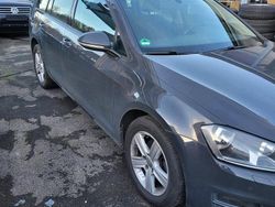Grau Gebraucht 2015 VW Golf VII Kombi | 5.700 €