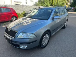 Grau Gebraucht 2006 Skoda Octavia Ambiente Kombi | 2.490 € (Fairer Preis)