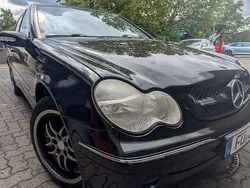 Schwarz Gebraucht 2001 Mercedes C200 Classic Limousine | 1.149 € (Superpreis)