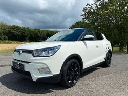 Weiß Gebraucht 2016 Ssangyong Tivoli Crystal SUV | 7.490 € (Fairer Preis)