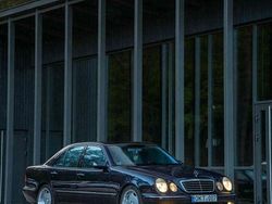 Blau Gebraucht 2001 Mercedes E270 Avantgarde Limousine | 7.000 €